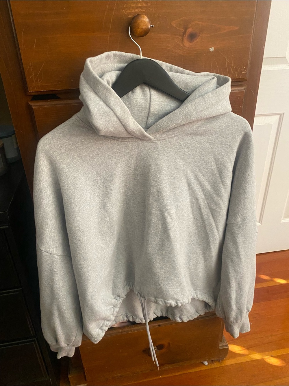 Express Women's Light Gray Cropped Drawstring Hoodie